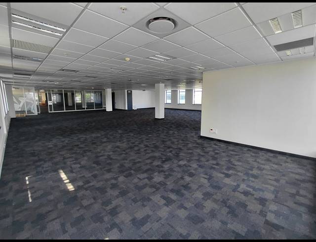 6,747M² OFFICE TO LET IN WATERFALL
